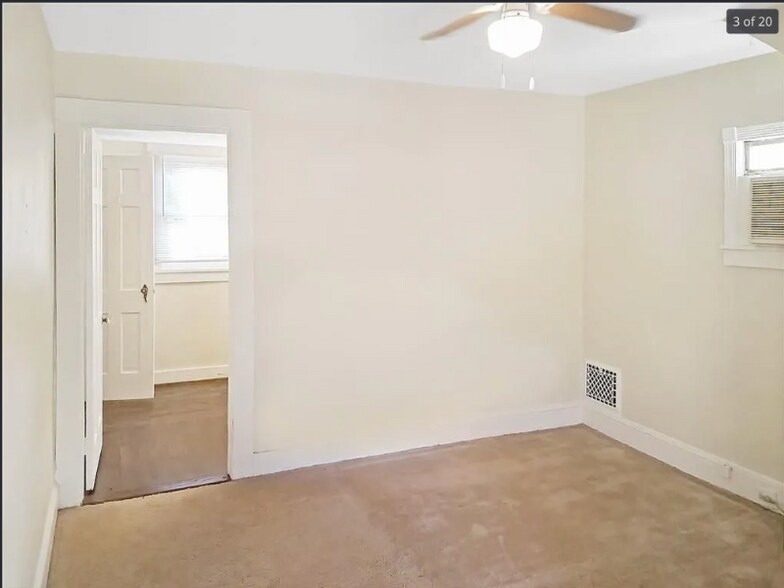 Building Photo - 451 Durand Dr NE