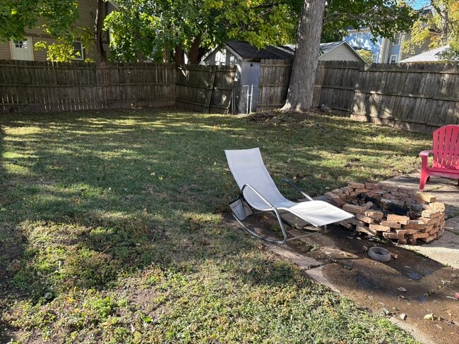 Building Photo - 605 S Prairie St