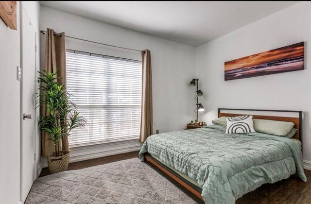 Building Photo - 3550 Country Square Dr