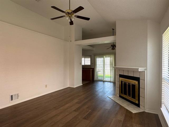 Building Photo - 942 Boxwood Dr
