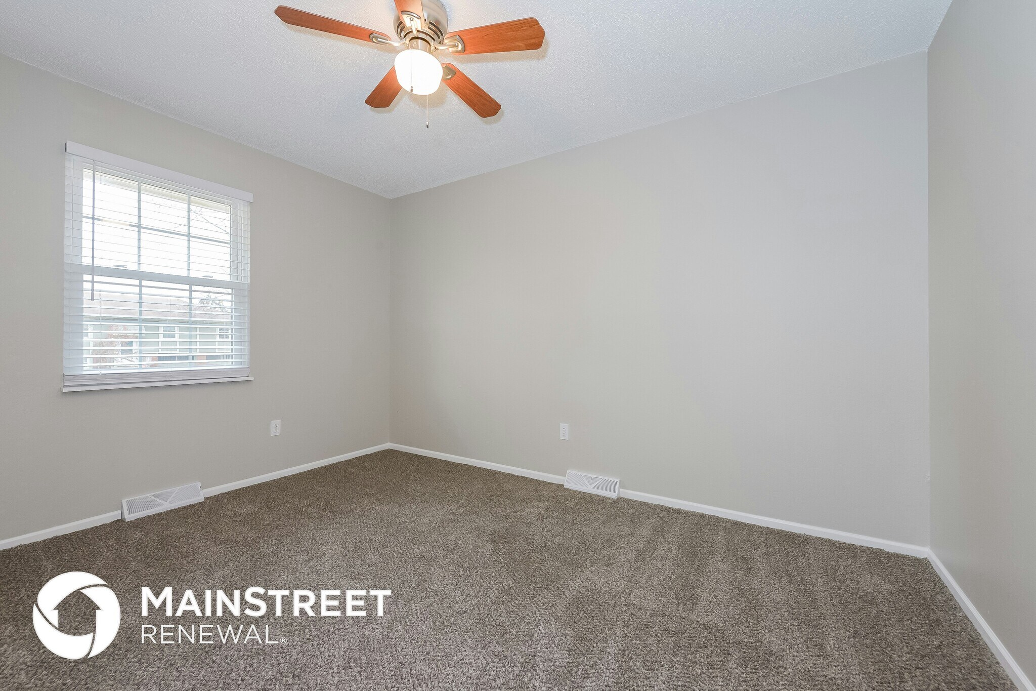 Building Photo - 504 SW Shamrock Pl