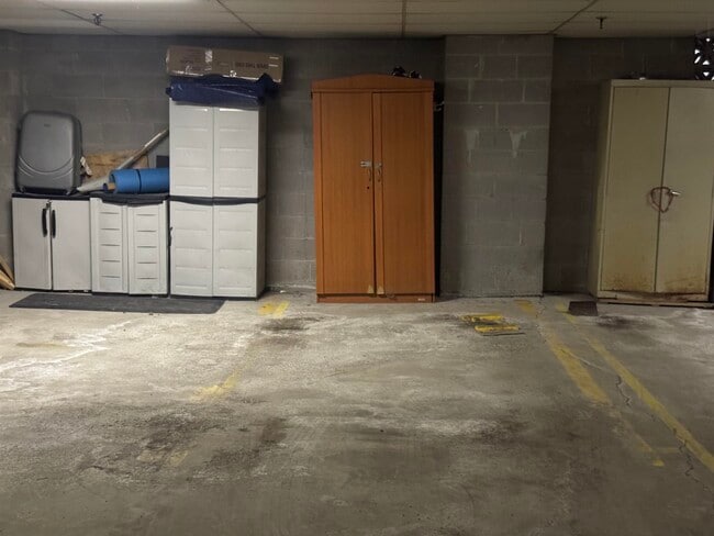 Building Photo - 144 70th St