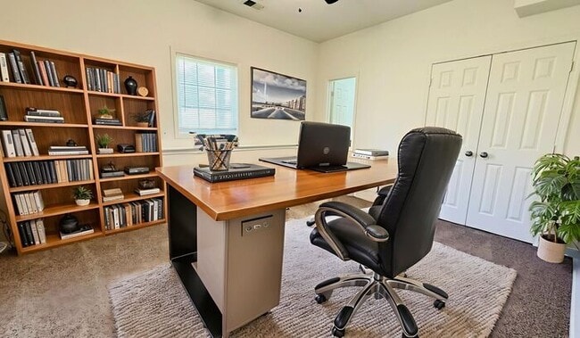 Building Photo - Creekwood Park Townhomes -$500 rent credit...