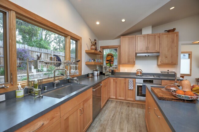 Building Photo - Furnished Mesa Hideaway!