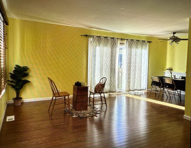 Building Photo - 7757 W Briar Ct