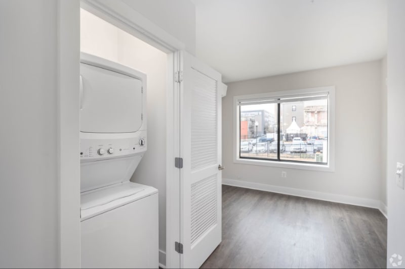 Building Photo - 319 W Franklin St