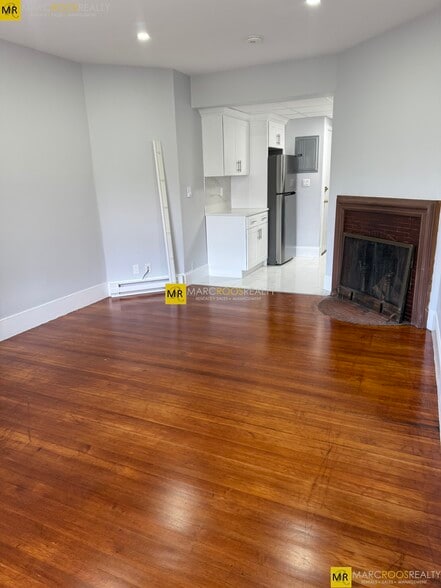 Building Photo - 476 Commonwealth Ave