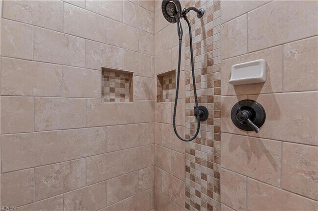 Building Photo - 232 Suri Dr