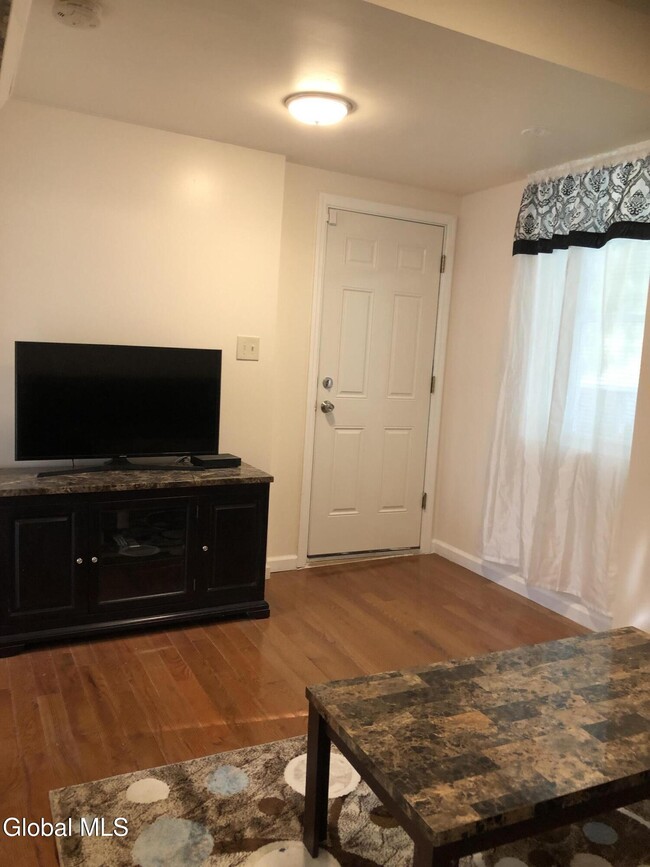 Building Photo - 277 Congress St