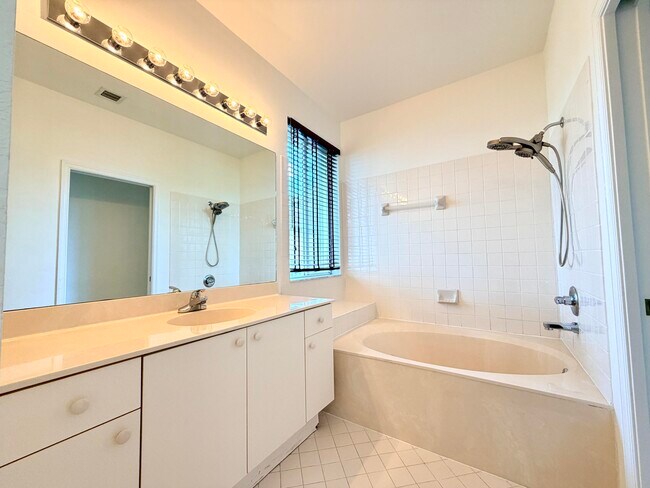 Building Photo - 673 Conservation Dr