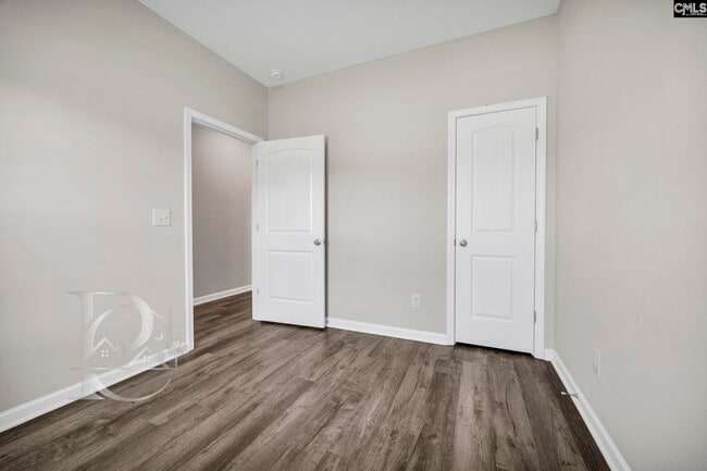 Building Photo - 9 Spinney Ct