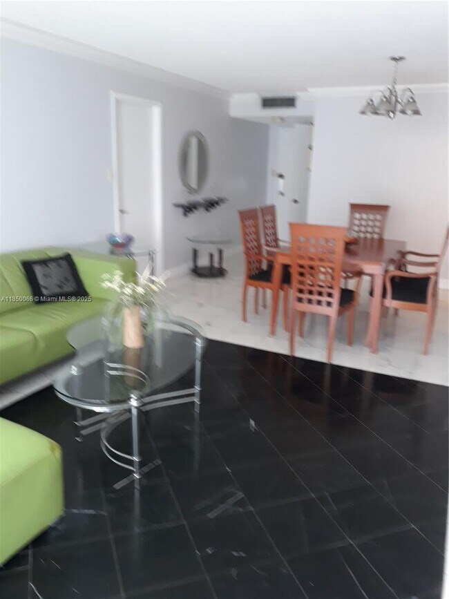 Building Photo - 18031 Biscayne Blvd