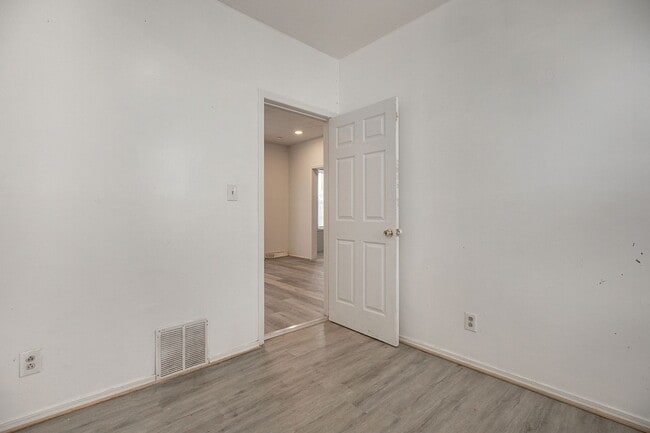 Building Photo - 3300 W 54th St