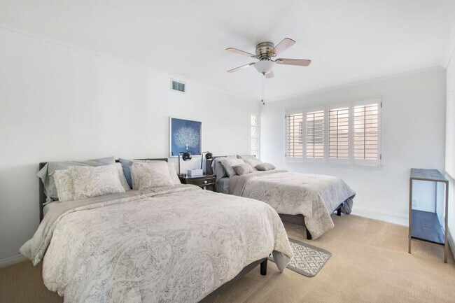 Building Photo - 603 10th St