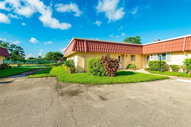 Building Photo - 604 Laconia Cir