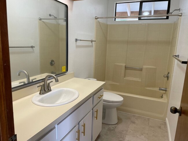 Building Photo - White, June K. (Waikoloa)