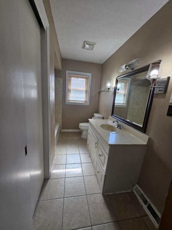 Building Photo - 212 Maevi Dr