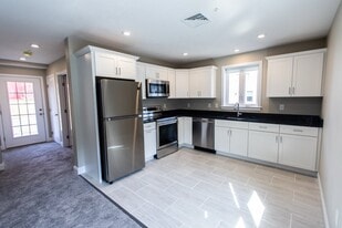 Building Photo - 55 Summer St