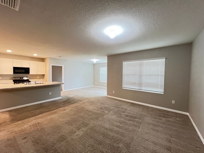 Building Photo - Beautiful, 3 Bedroom Home!!