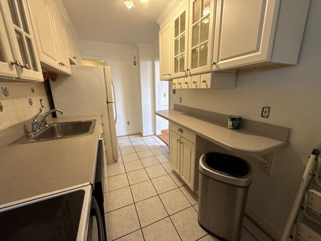 Building Photo - Three Bedroom 1 Bath house in Baltimore