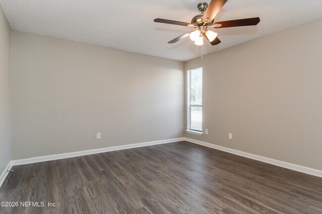 Building Photo - 11665 Summer Tree Rd N