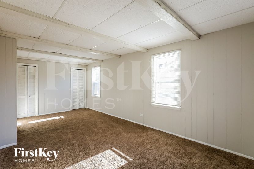 Building Photo - 3915 N Park St