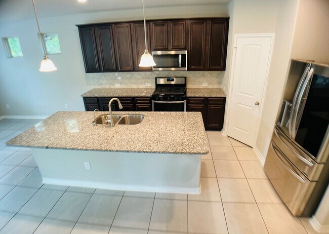 Building Photo - Charming Nestled Home near 281 and 1604