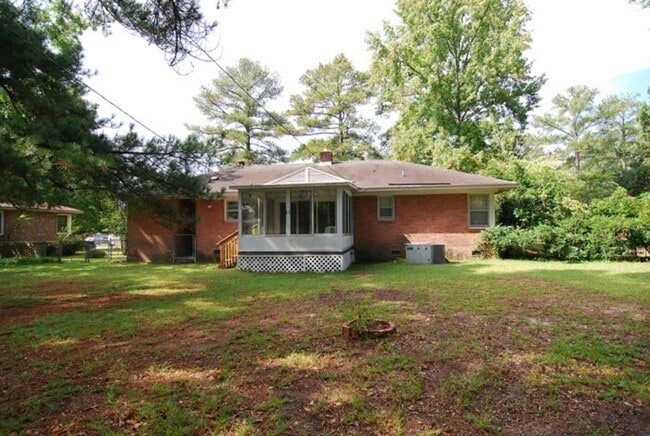 Building Photo - 2029 Gibraltar Rd