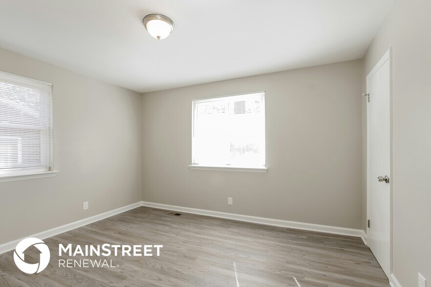 Building Photo - 1913 Finchley Dr