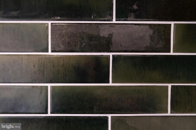 Building Photo - 218 Holly Ave