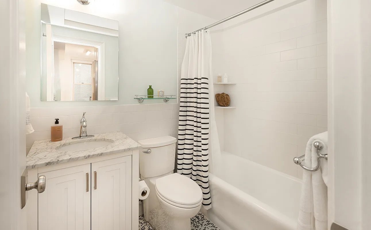 Building Photo - 59 W 12th St