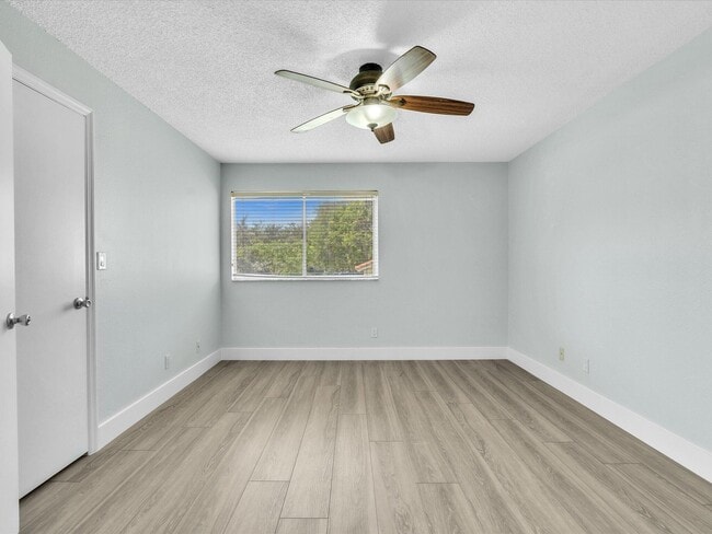 Building Photo - 731 Vista Isles Dr