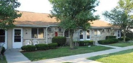 Building Photo - 985 Meadow Ln