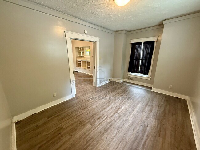 Building Photo - 39 N Balch St