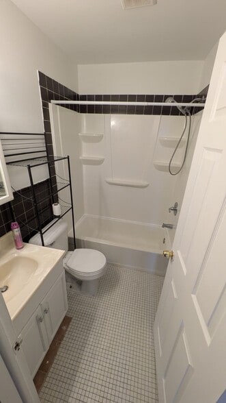 Building Photo - 36 Madison Ln