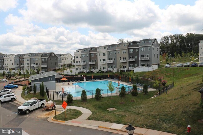 Building Photo - 46294 Mount Milstead Ter