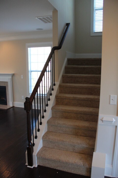 Building Photo - Beautiful move-in ready located in the Mil...