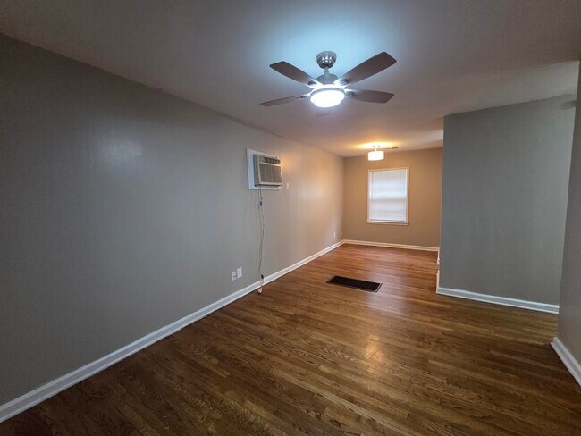 Building Photo - 1706 Echles St