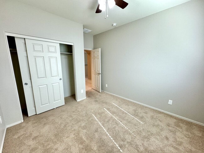 Building Photo - 5576 W Heritage Way