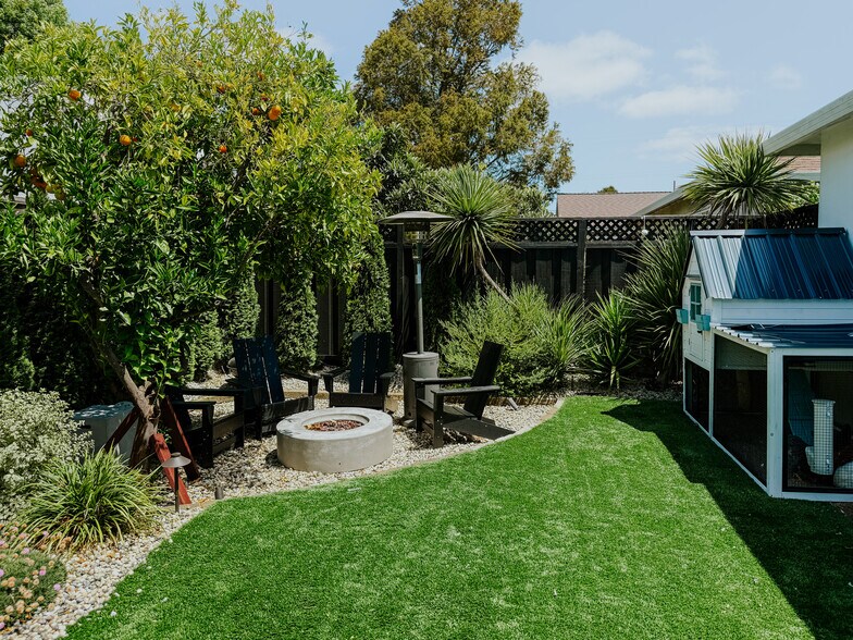 Building Photo - 20649 Yeandle Ave