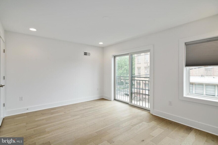 Building Photo - 322 Fairmount Ave