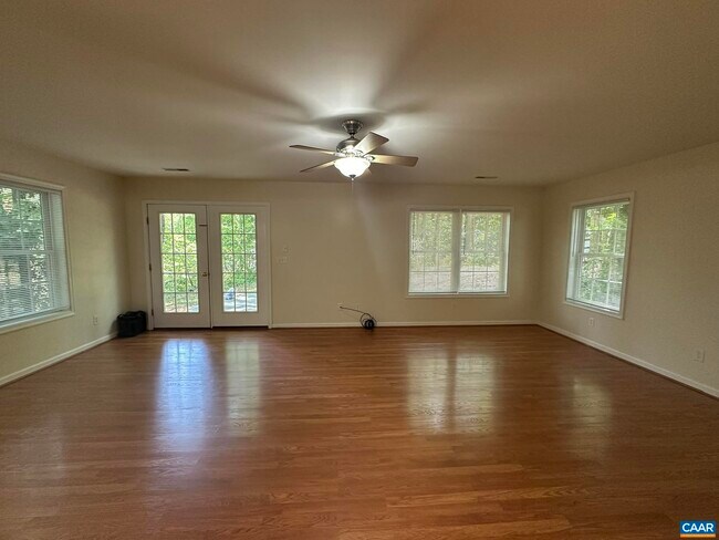 Building Photo - 3159 Saddlebrook Ln