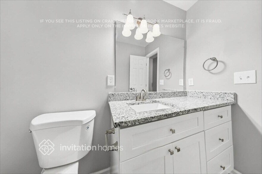 Building Photo - 204 Zircon Ln