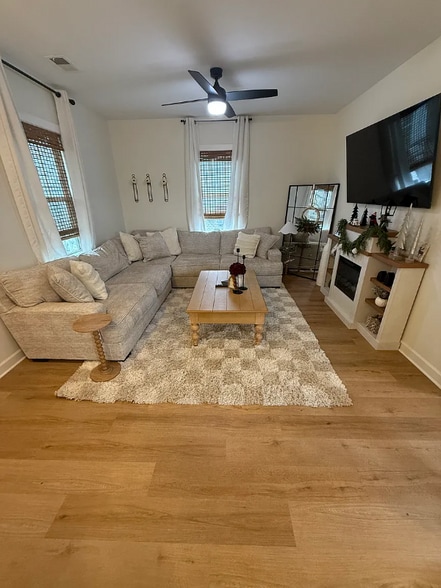 Building Photo - 711 32nd Ave N