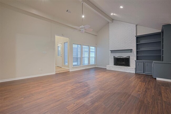 Building Photo - 520 S Rivershire Dr