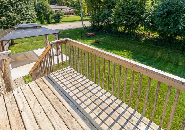 Building Photo - Check out this 4 BR 2 Bath single family h...
