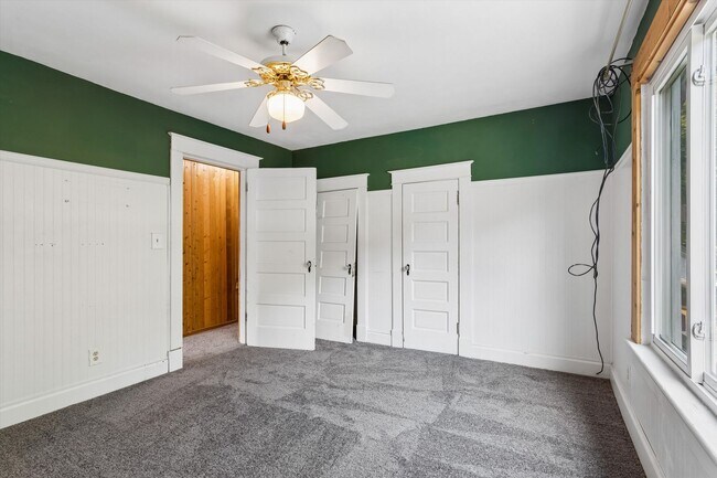 Building Photo - 144 Nelson Dr