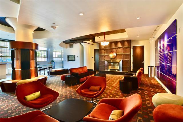 Building Photo - 2600 W 7th St