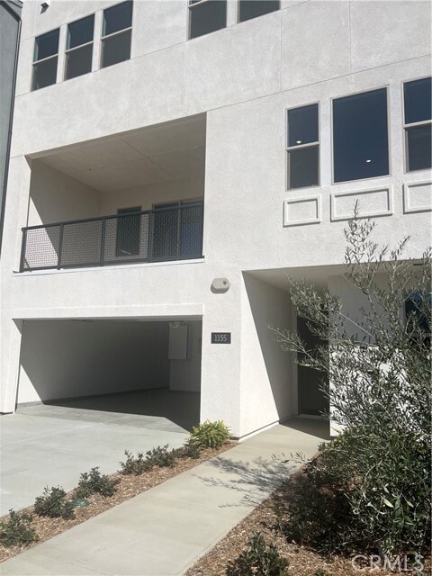 Building Photo - 1155 Walnut Ter