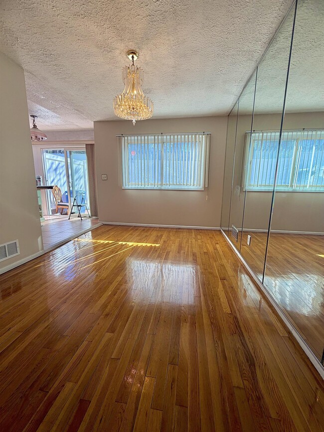 Building Photo - 3515 Charles Ct